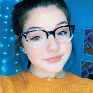 Meet your Posher, Lucy